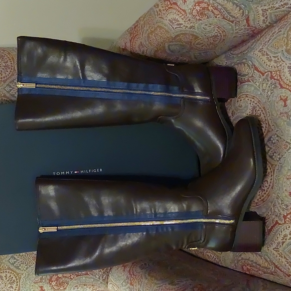 Ladies Boots - Picture 2 of 4